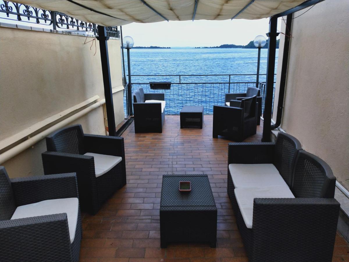 Hotel Diana Gardone Riviera Exterior foto