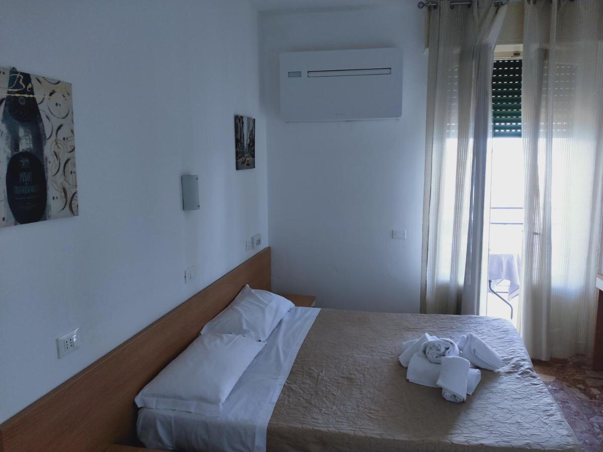 Hotel Diana Gardone Riviera Exterior foto